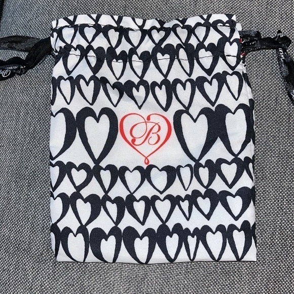 Brighton Twinkle Mini Post
Earrings. TWINKLE SAPPHIRE MINI POST EARRINGS Blue. - Picture 6 of 8